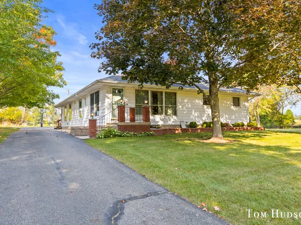 10832 Pleasant Lake Rd, Delton, MI 49046