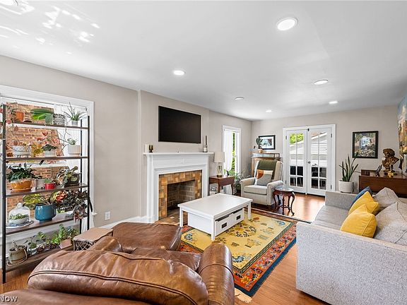 4th image of 3545 Raymont Blvd