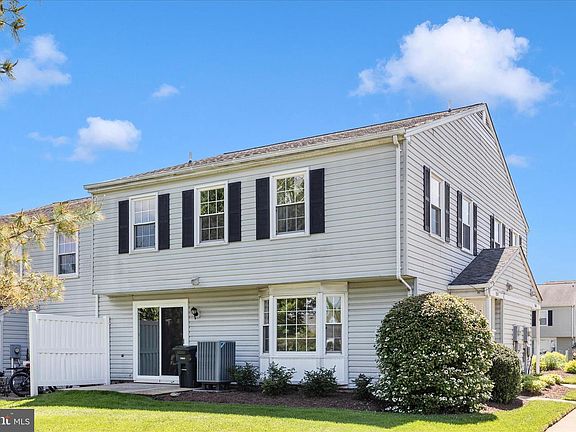 4th image of 1242 Danielle Dr Unit 1242B
