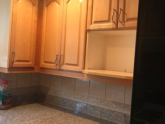 Granite countertops recesed??