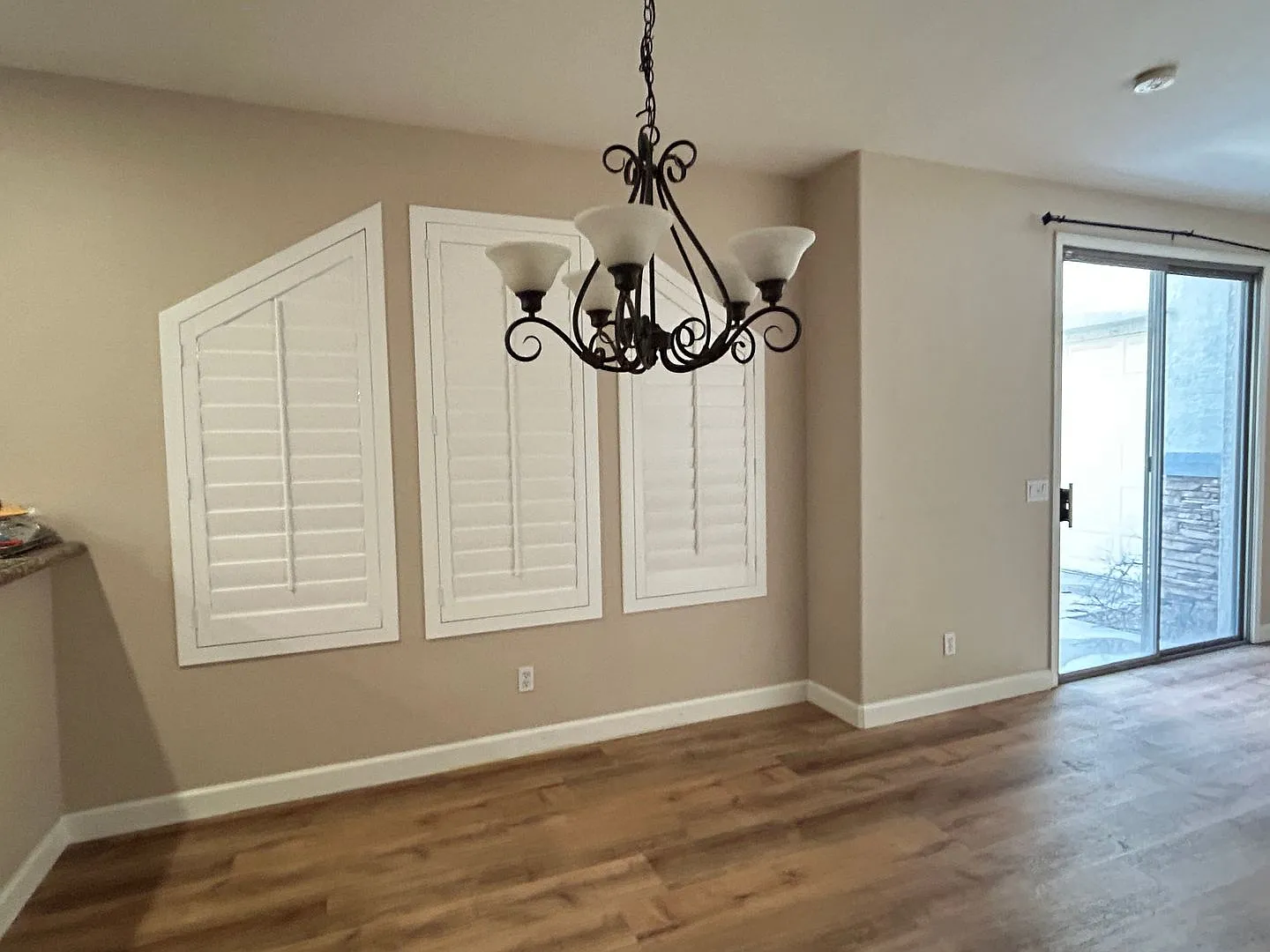 3 Bedroom + Den in Gated Community — Photo 4