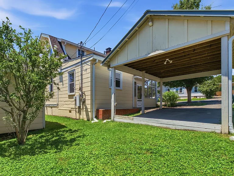 1301 Clarke St — Photo 27