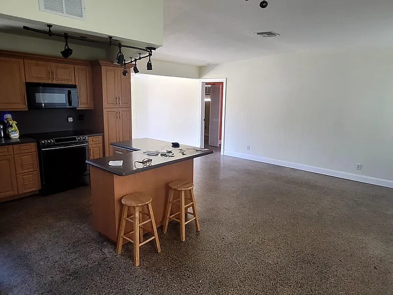 4330 SW 10th St — Photo 19