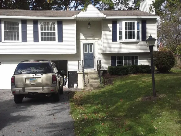 2617 Elm Dr, Girard, OH 44420