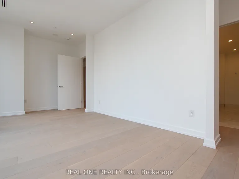 1315 Bay St #804 — Photo 14