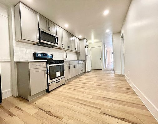 3rd image of 29 Hawthorne St #1F