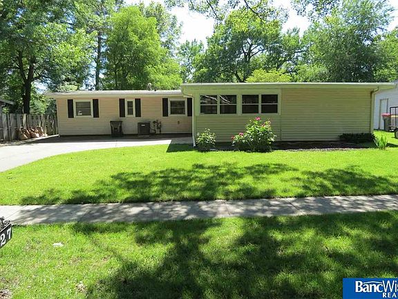 2nd image of 627 E Eldora Ln