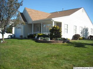 103 Chesterfield Ln, Toms River, NJ