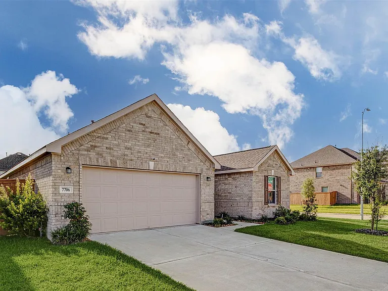 7706 Coral Key Dr — Photo 3
