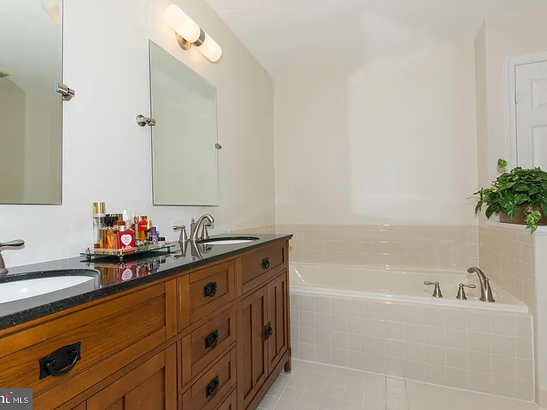 8035 Galla Knoll Cir — Photo 16