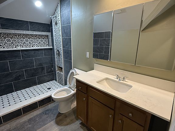5th image of 27 S Tuxedo St #8