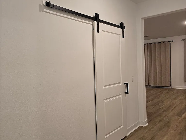 1887 Vincent Dr — Photo 12