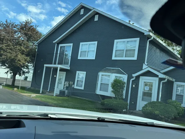 405 N Cambridge Dr, Palatine, IL 60067