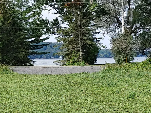 48 Youngs Point Rd, Greater Napanee, ON K0H 1G0