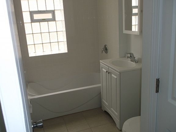 2nd image of 7932 S Saint Lawrence Ave #3B