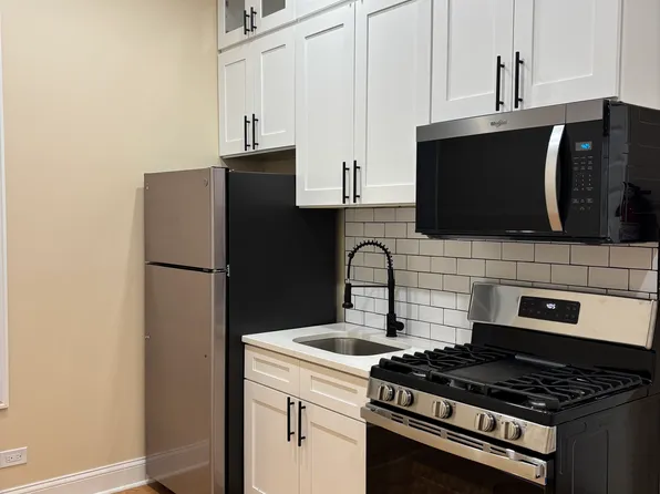 2311 W 19th St, Chicago, IL