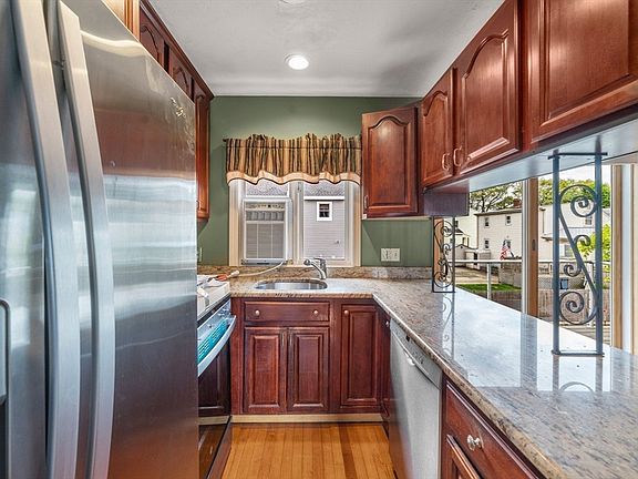 2nd image of 683 Sea St Unit 683