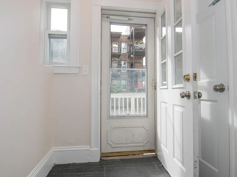 12 Chester St #1 — Photo 7