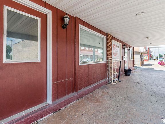 4th image of 313 E Broadway Blvd