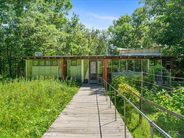 14973 Nature Rd, West Union, IA 52175