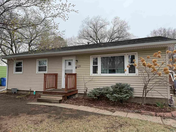529 W Clark St, Vermillion, SD 57069