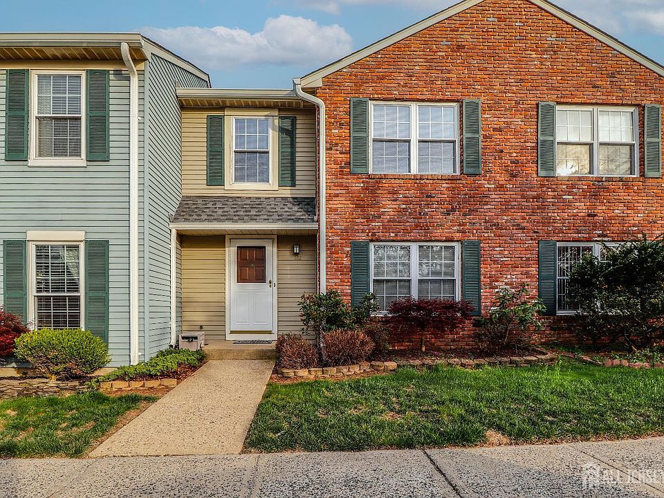 1st image of 118 Selby Ct