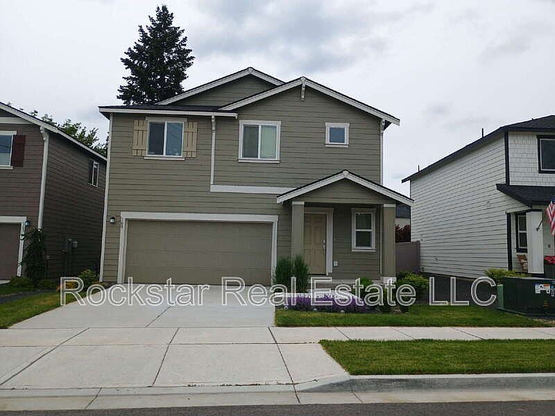 1st image of 109 W Goldenrod Ave