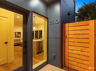 2310 N 38th St, Seattle, WA 98103