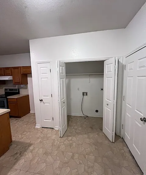 5111 Warwicke Dr — Photo 4