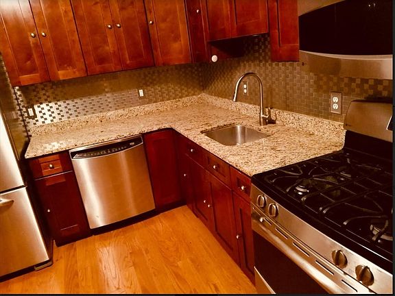 4th image of 809 22nd St APT 510
