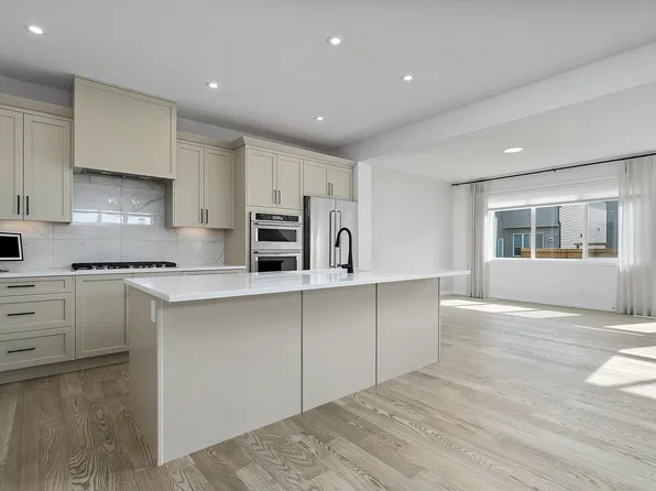 3249 Dixon Way SW, Edmonton, AB T6W 5K9