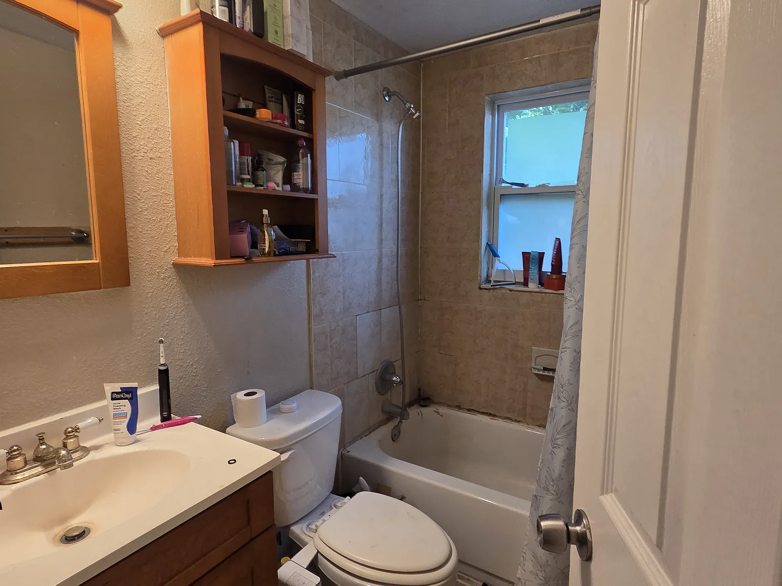 2 bed, 1.0 bath, 1061 sqft, $1,350 — Photo 3