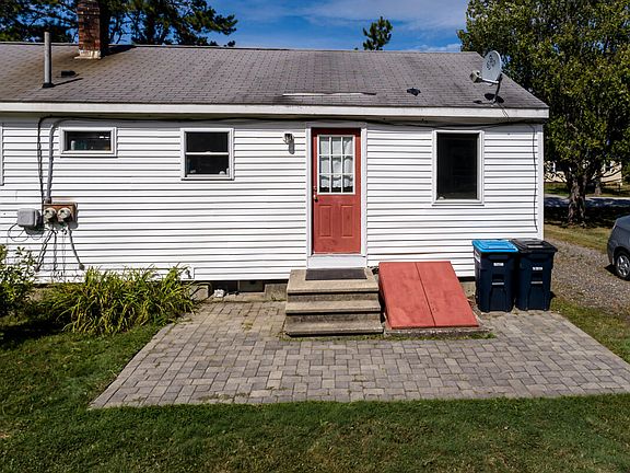3rd image of 60 Burnell Drive