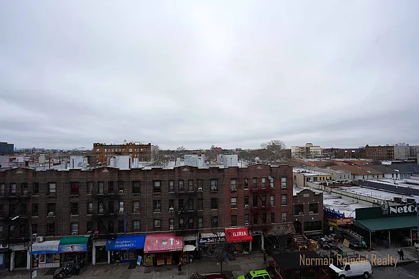 Rented by Norman Raindel, LREB | media 53