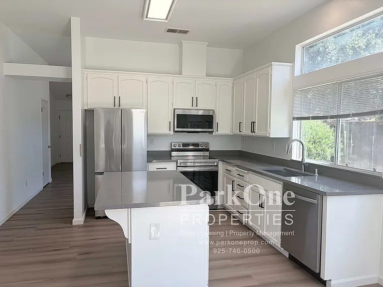 2848 Saint Joseph Dr — Photo 3