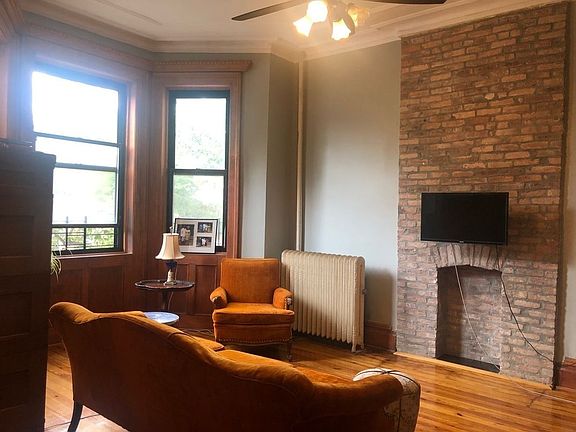 2nd image of 388 Halsey St APT 3