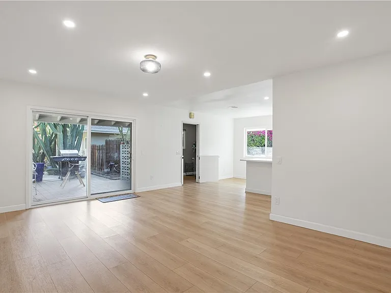 1185 La Subida Ct — Photo 21