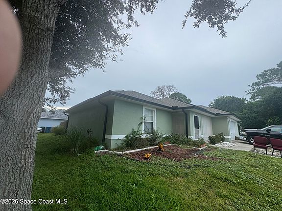 3rd image of 1198 Alminar Ave SE