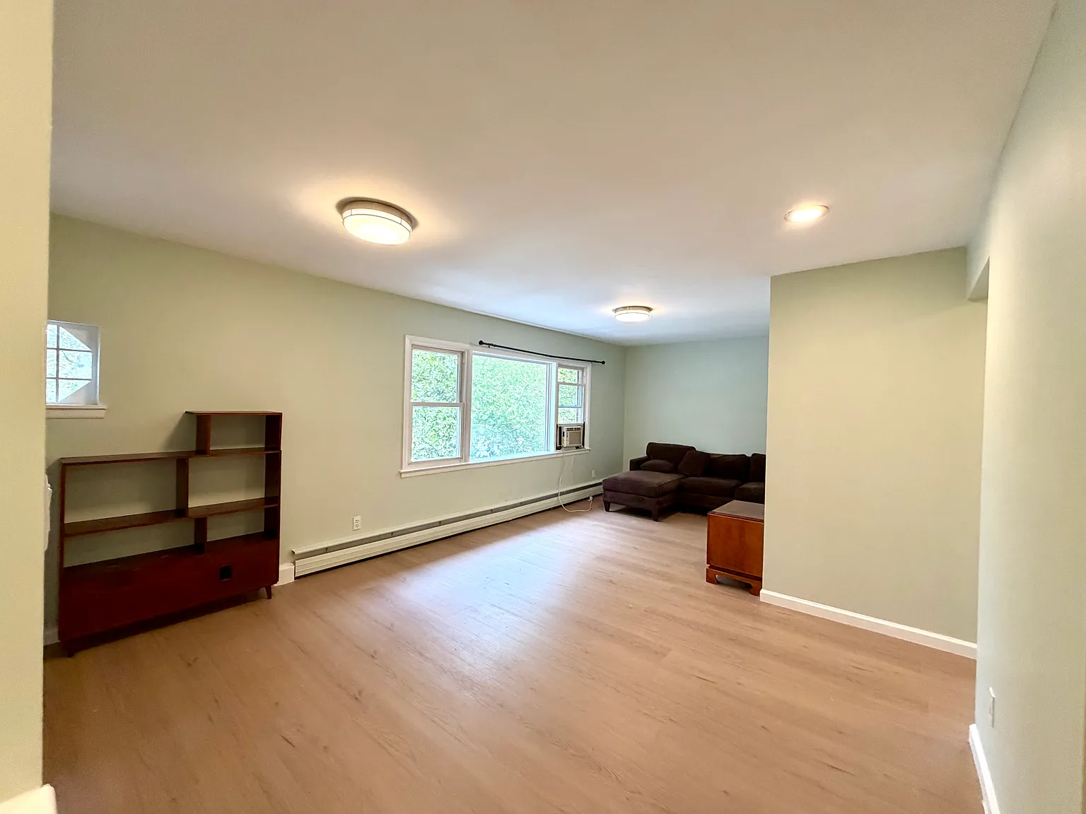 4 bed, 1325 sqft, $3,900 — Photo 4