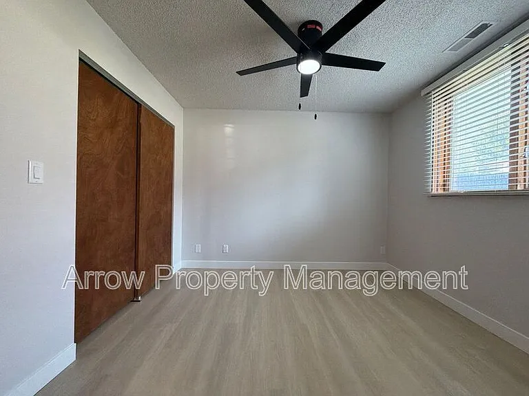 2323 T St #7 — Photo 12