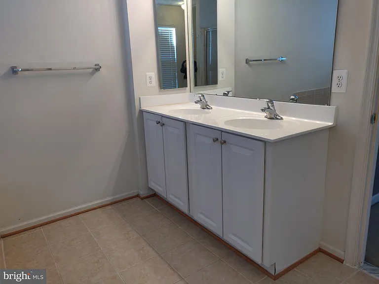 4638 Odessa Dr — Photo 24