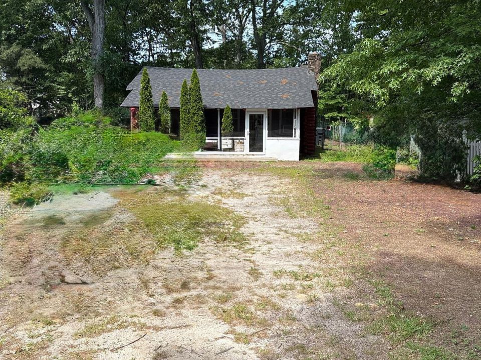 2nd image of 1555 Forge Pond Rd