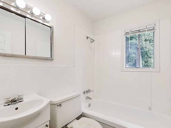 2nd image of 3211 Utah Pl #A