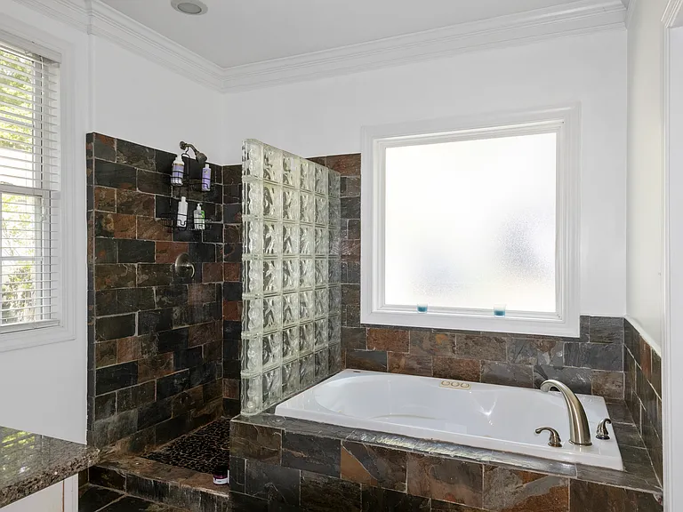 2038 East Dr — Photo 13