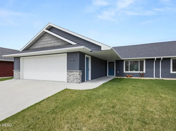 1335 Cherry Dr, Watertown, SD 57201