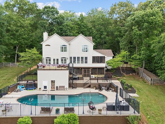 3rd image of 12771 Tanglewood Dr