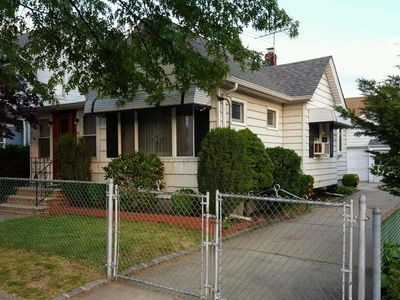 52 Ethel St, Valley Stream, NY, 11580