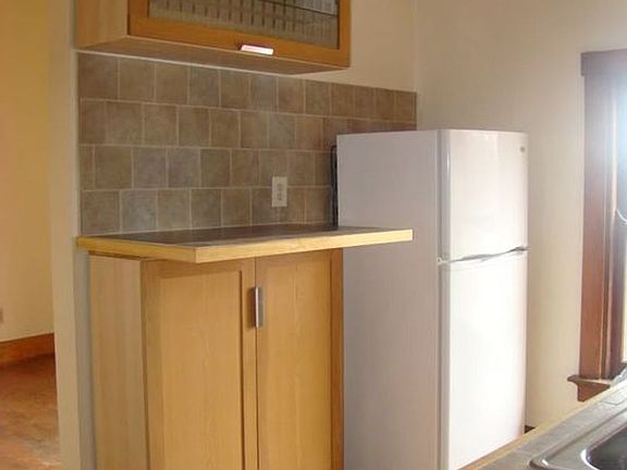 2nd image of 100 Wallace Ave APT 8