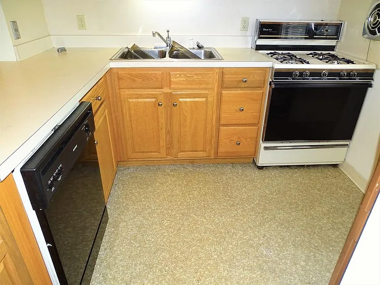 2511 Lititz Pike #F — Photo 3