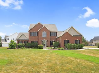 1407 Alydar Dr, Mahomet, IL 61853